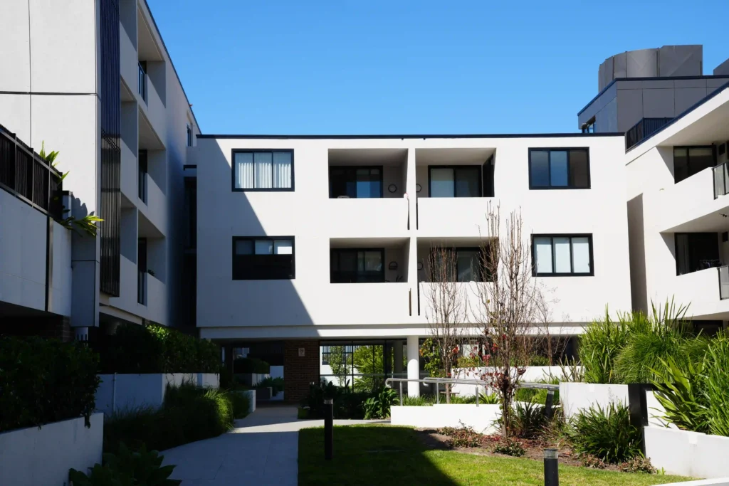 Montane Apartments